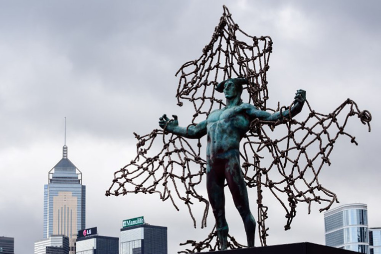 A Hong Kong, l'art se porte au secours des requins A Hong Kong, l'art se porte au secours des requins