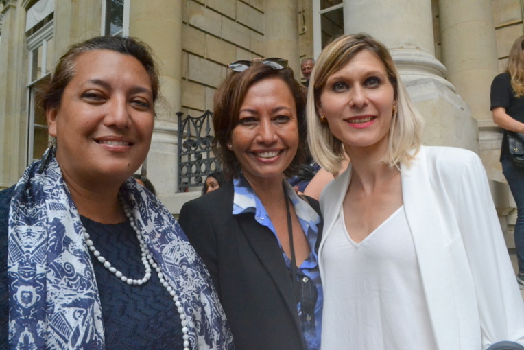 Maina Sage, Nicole Sanquer et leur collègue de Haute-Savoie Virginie Duby-Muller. Maina Sage, Nicole Sanquer et leur collègue de Haute-Savoie Virginie Duby-Muller.