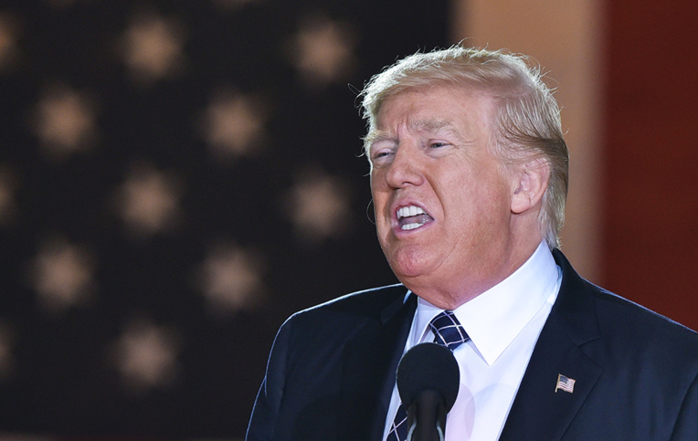 Escalade sur Twitter, Trump se met en scène dans une bagarre avec CNN Escalade sur Twitter, Trump se met en scène dans une bagarre avec CNN