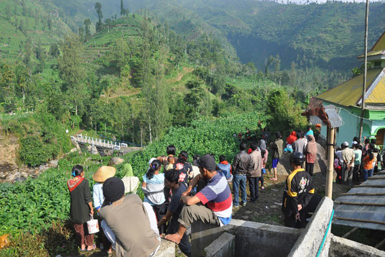 Indonésie: un hélicoptère de secours s'écrase, ses huit occupants tués