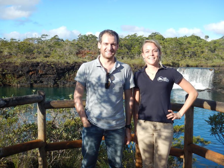 Manon Mesnard, assistante du projet RESCCUE à la CPS et Paul Sauboua, coordinateur des dossiers patrimoniaux à la Province Sud de Nouvelle-Calédonie, en charge du programme Integre.
