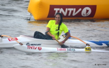 Noelia Durán-Veri Veri à l'arrivée de sa course de 18 kilomètres lors des championnats du monde de va'a marathon Noelia Durán-Veri Veri à l'arrivée de sa course de 18 kilomètres lors des championnats du monde de va'a marathon