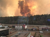 Incendies au Canada: des milliers d'évacuations, état d'urgence en Colombie-Britannique
