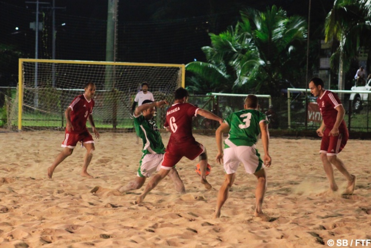 Les 16 équipes ont joué leur premier match de championnat Les 16 équipes ont joué leur premier match de championnat