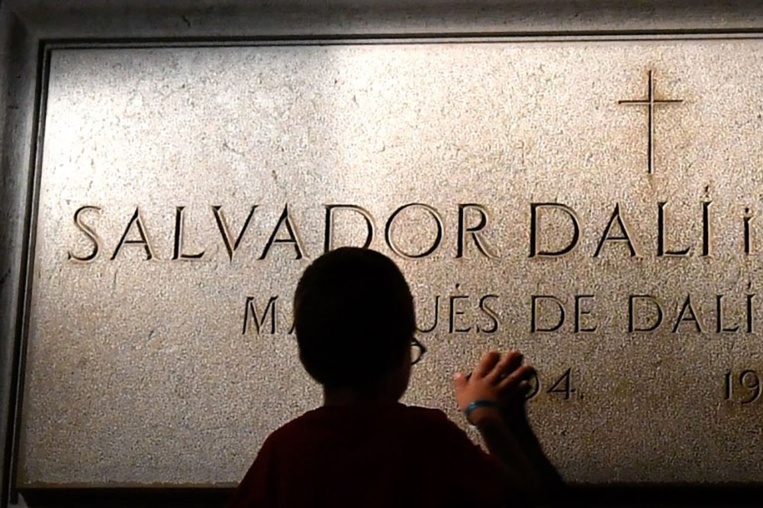 Vingt-huit ans après sa mort, la surréaliste exhumation de Dali Vingt-huit ans après sa mort, la surréaliste exhumation de Dali