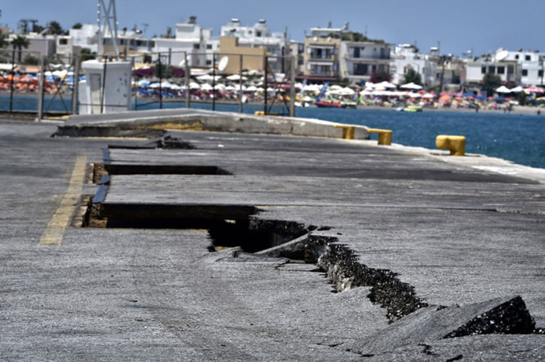 Grèce: un séisme en pleine saison touristique fait deux morts sur l'île de Kos Grèce: un séisme en pleine saison touristique fait deux morts sur l'île de Kos