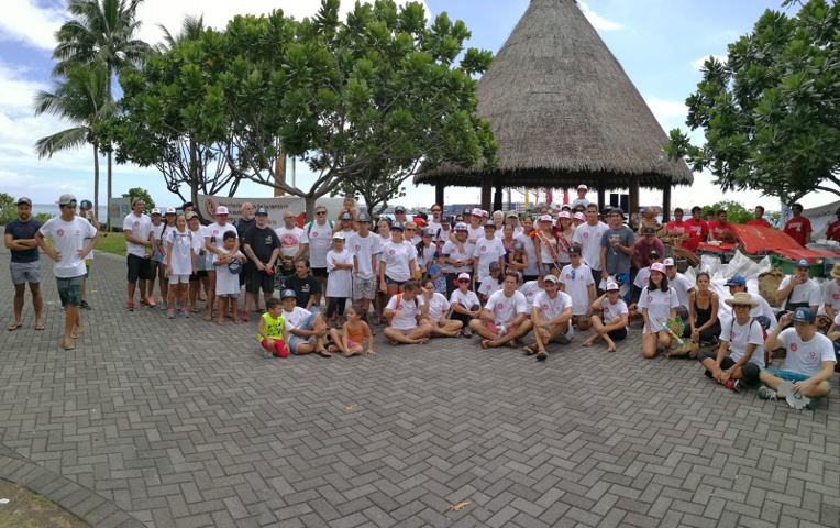 300 bénévoles sont venus nettoyer le bord de mer de Papeete