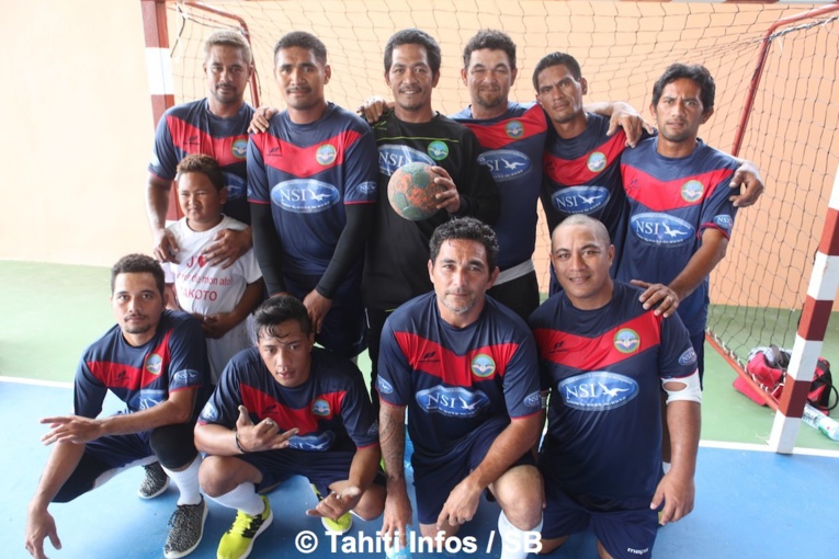 L'équipe de handball de Tatakoto L'équipe de handball de Tatakoto