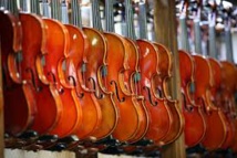 Japon: une femme arrêtée pour avoir détruit 54 violons de son ex-mari Japon: une femme arrêtée pour avoir détruit 54 violons de son ex-mari