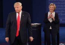 Sous pression, Trump tente de dévier l'attention sur Clinton