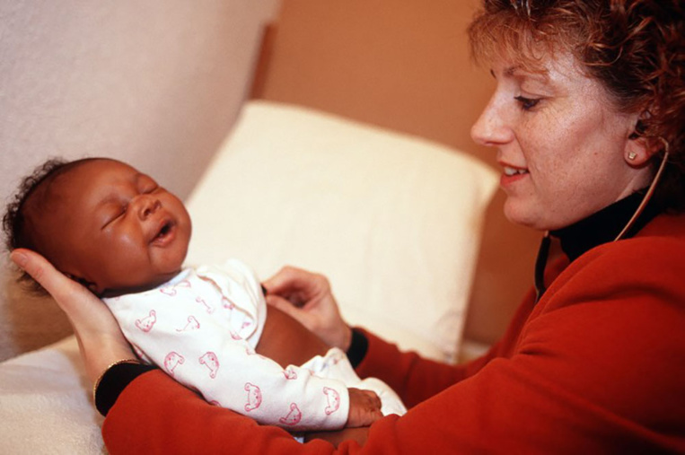 Têtes plates chez les bébés: la Haute autorité de santé va préparer des documents d'information
