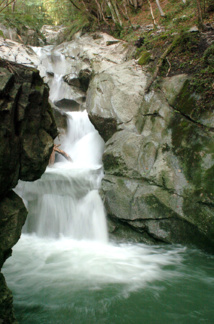 Hautes-Alpes: enquête pour homicide involontaire après la mort d'un enfant en canyoning
