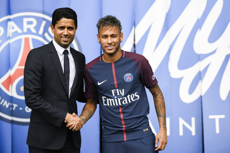 Le PSG présente son joyau Neymar Le PSG présente son joyau Neymar