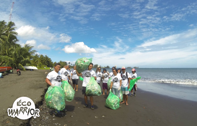 Les "Éco Warriors" œuvrent pour préserver l'environnement en Polynésie.
