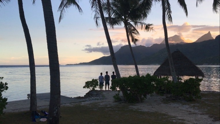 Down Below de Trackhead, un road-trip sur l'île de Tahiti Down Below de Trackhead, un road-trip sur l'île de Tahiti