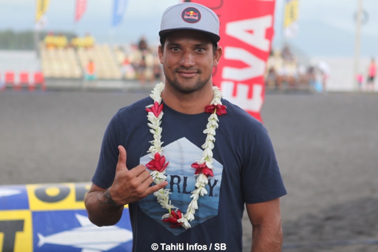 Michel Bourez, en marge du Rautirare Festival qu'il parraine Michel Bourez, en marge du Rautirare Festival qu'il parraine