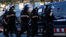 La police espagnole abat "quatre terroristes" au sud de Barcelone La police espagnole abat "quatre terroristes" au sud de Barcelone