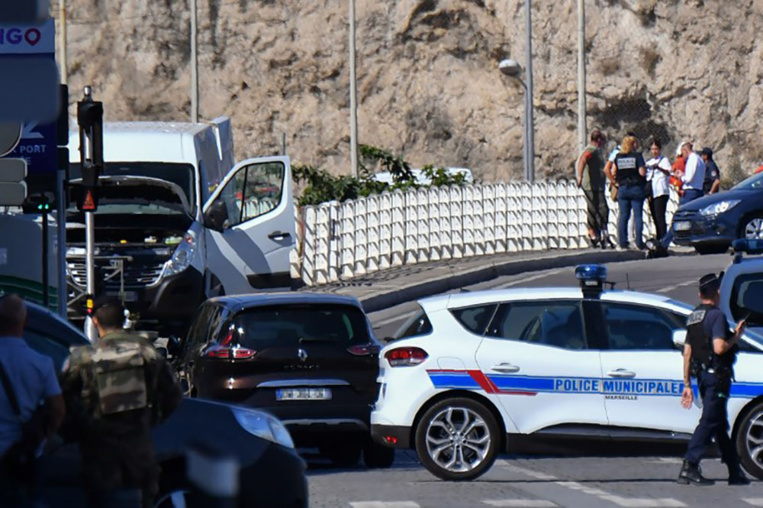 Un véhicule fonce sur des piétons à Marseille: un mort, un blessé