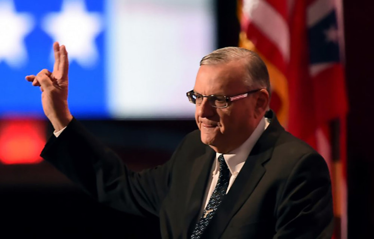 Joe Arpaio, le shérif qui se croit dans un western Joe Arpaio, le shérif qui se croit dans un western
