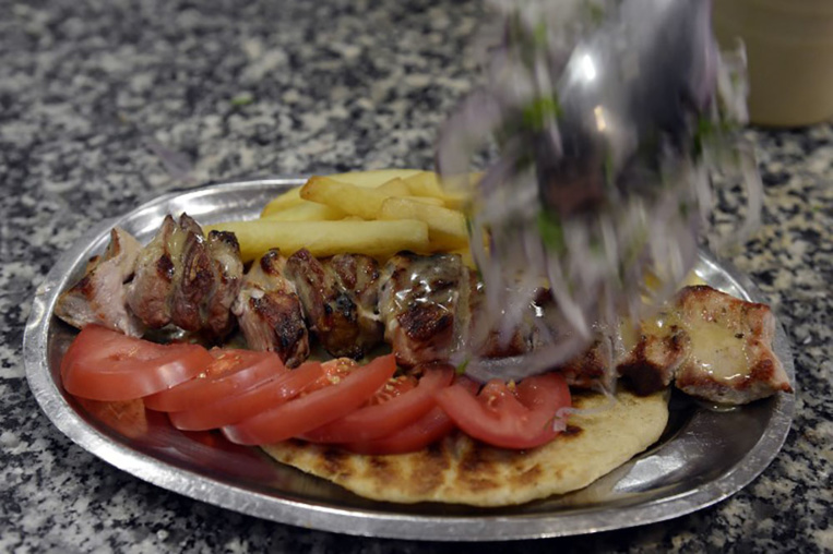 Les nanoparticules, passagers clandestins de nos assiettes aux effets méconnus Les nanoparticules, passagers clandestins de nos assiettes aux effets méconnus