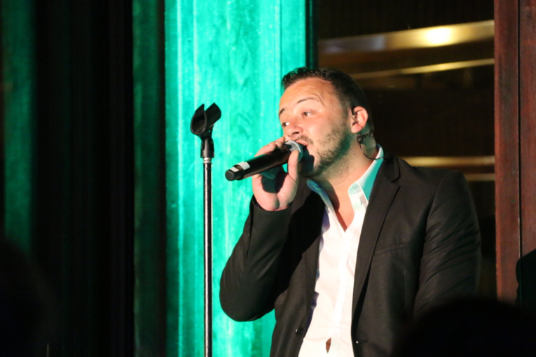 Fabian Le Castel a joué son spectacle à guichets fermés à Moorea. Fabian Le Castel a joué son spectacle à guichets fermés à Moorea.