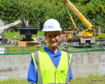 Marama Nui pose sa nouvelle turbine écolo Marama Nui pose sa nouvelle turbine écolo