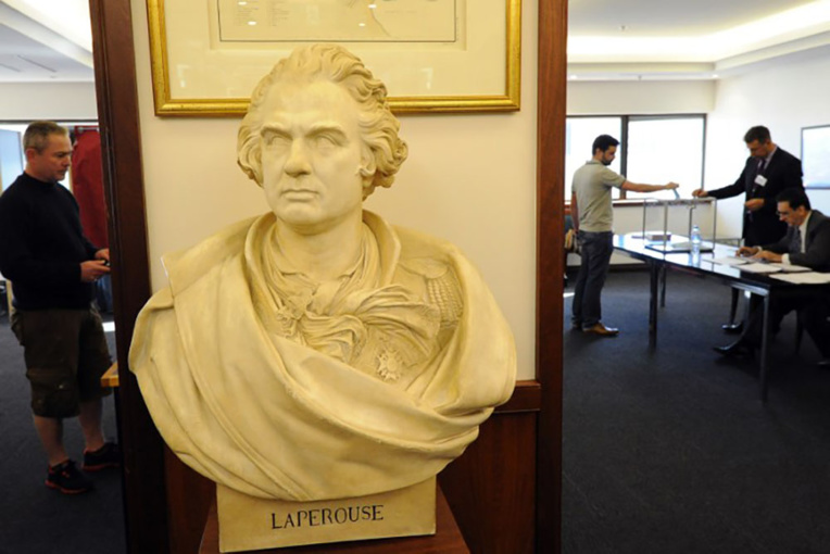 A Nouméa, des passionnés veulent repartir sur les traces de La Pérouse après une nouvelle piste A Nouméa, des passionnés veulent repartir sur les traces de La Pérouse après une nouvelle piste