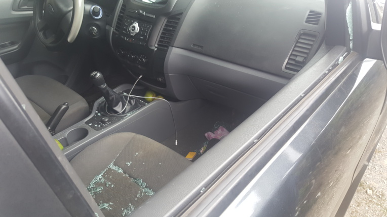 Les gendarmes ont du briser les vitres de la voiture pour extraire les enfants.