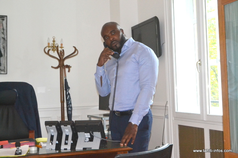 Couverture maladie : les assurances de l'Etat face aux galères étudiantes des Polynésiens Couverture maladie : les assurances de l'Etat face aux galères étudiantes des Polynésiens