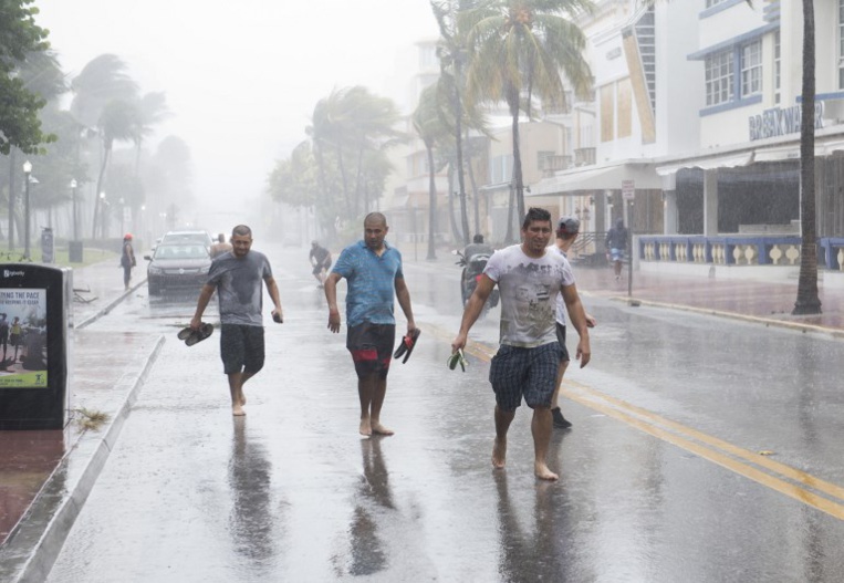 L'ouragan Irma s'abat sur Cuba, les évacuations s'amplifient en Floride L'ouragan Irma s'abat sur Cuba, les évacuations s'amplifient en Floride