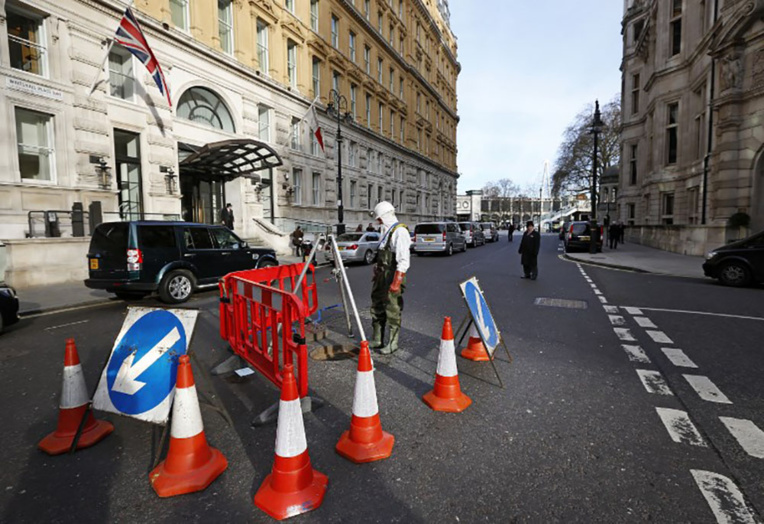 Un monstre de graisse obstrue les égouts de Londres Un monstre de graisse obstrue les égouts de Londres