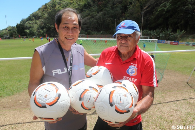 Gilbert Ah Kim Win Chin (à gauche)