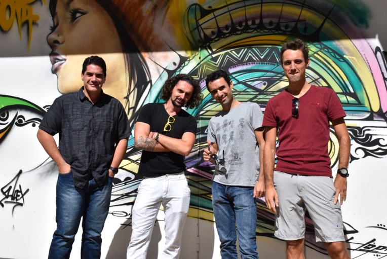 L'équipe de l'animation : les Studios Hashtag et le réalisateur Nyko PK 16 (2e en partant de gauche). L'équipe de l'animation : les Studios Hashtag et le réalisateur Nyko PK 16 (2e en partant de gauche).