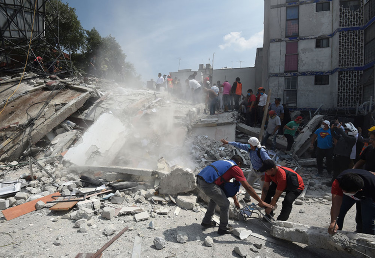Mexique : un séisme fait plus de 200 morts, des élèves ensevelis sous leur école