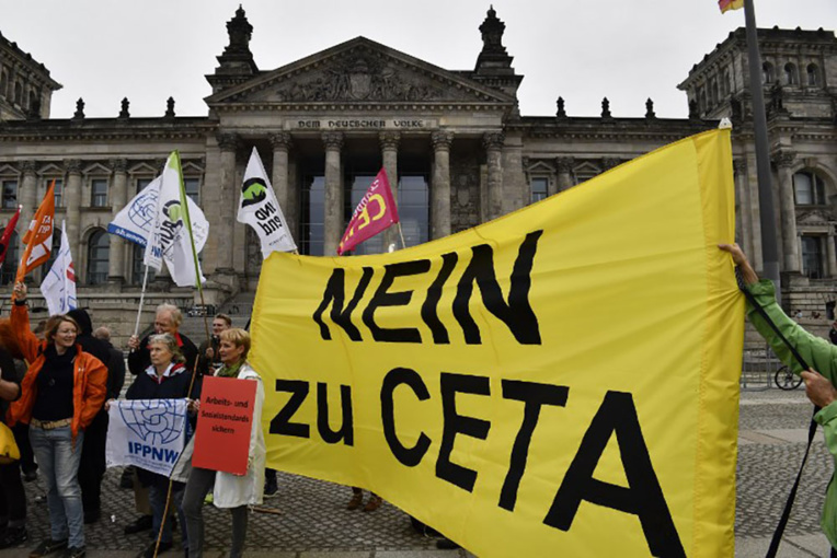 Commerce: le CETA entre en application provisoire malgré des objections