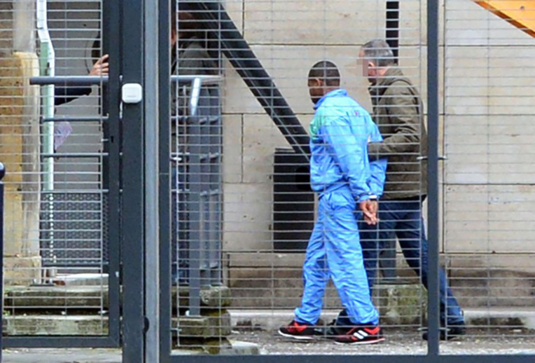 Bordeaux: 20 ans de réclusion pour un homme qui avait jété son bébé dans la Garonne Bordeaux: 20 ans de réclusion pour un homme qui avait jété son bébé dans la Garonne