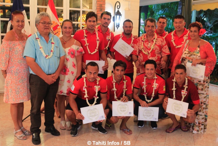 Les Tiki Toa accompagnés de Vairani Davio, Luc Faatau et Jasmine Richmond Les Tiki Toa accompagnés de Vairani Davio, Luc Faatau et Jasmine Richmond