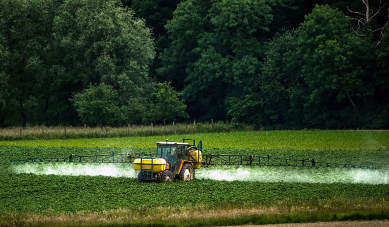 La France veut arrêter le glyphosate, mais peine à clarifier son calendrier La France veut arrêter le glyphosate, mais peine à clarifier son calendrier