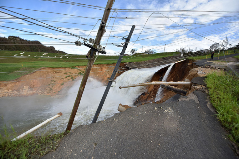 Porto Rico: évacuations massives près d'un barrage fissuré après le passage de Maria