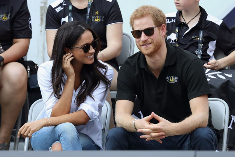 Le prince Harry et Meghan Markle, deux amoureux main dans la main à Toronto Le prince Harry et Meghan Markle, deux amoureux main dans la main à Toronto