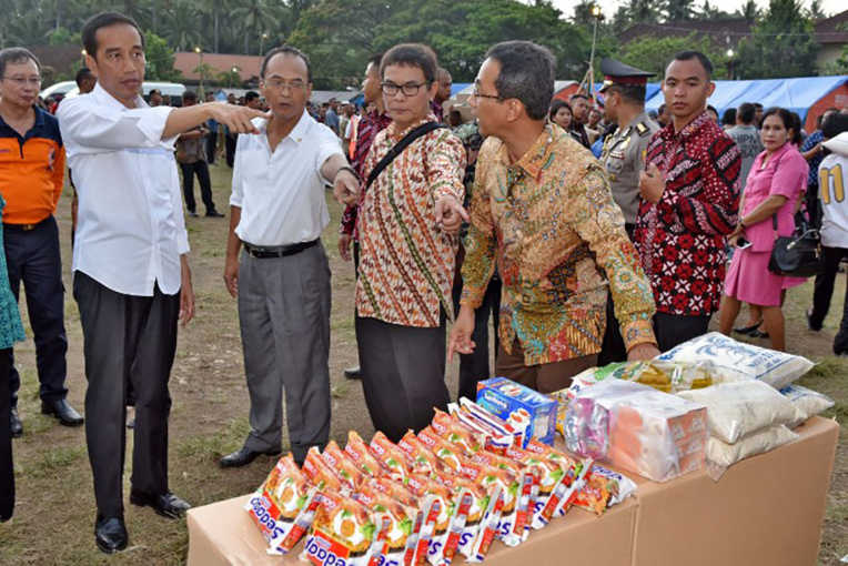 Un volcan gronde à Bali: aide d'urgence pour 75.000 habitants évacués Un volcan gronde à Bali: aide d'urgence pour 75.000 habitants évacués