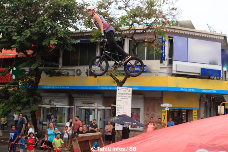 Antoine Le Goff, gagnant en freestyle devant Carlqvist Manate Antoine Le Goff, gagnant en freestyle devant Carlqvist Manate