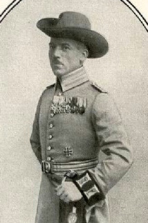 Un portrait de Detzner au temps de sa gloire, après ses quatre années dans la jungle papoue. Un portrait de Detzner au temps de sa gloire, après ses quatre années dans la jungle papoue.