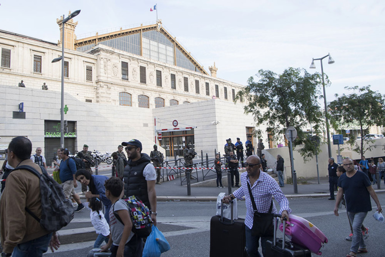 L'enquête se poursuit après l'attaque de Marseille revendiquée par l'EI