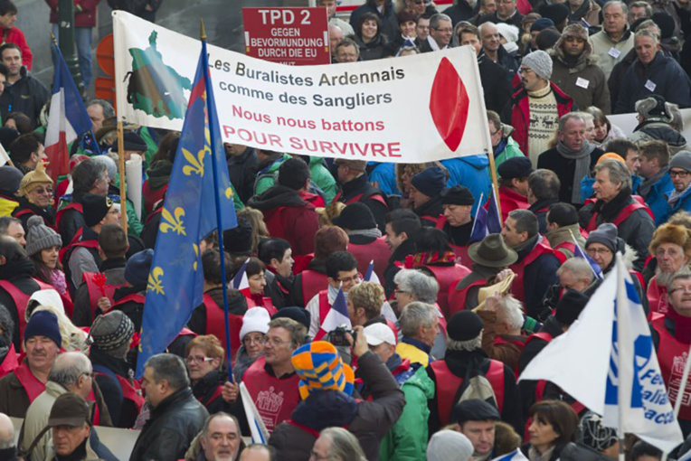 Tabac: les buralistes dans la rue contre le paquet à 10 euros en 2020 Tabac: les buralistes dans la rue contre le paquet à 10 euros en 2020