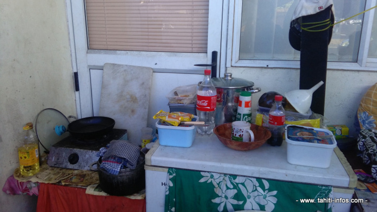 Le coin cuisine. Le coin cuisine.