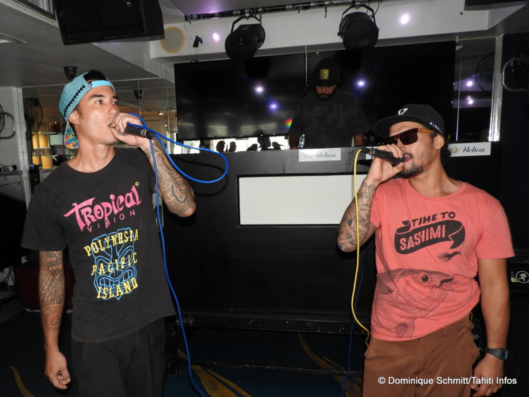 Le duo formé par Jimbo (à gauche) et Birdking (à droite) en répétition avant son concert au Helios. Le duo formé par Jimbo (à gauche) et Birdking (à droite) en répétition avant son concert au Helios.