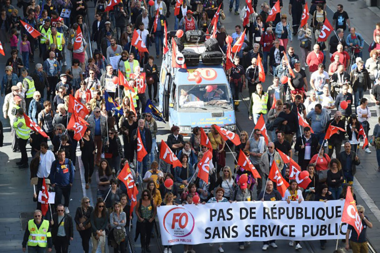 Plusieurs dizaines de milliers de fonctionnaires dans la rue contre les "attaques" du gouvernement Plusieurs dizaines de milliers de fonctionnaires dans la rue contre les "attaques" du gouvernement