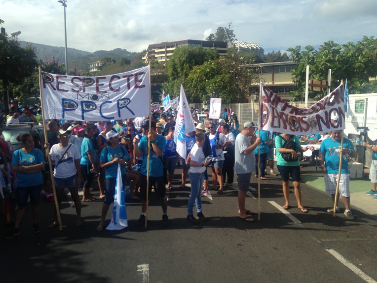 Grèves: plus de 700 manifestants réunis ce matin Grèves: plus de 700 manifestants réunis ce matin
