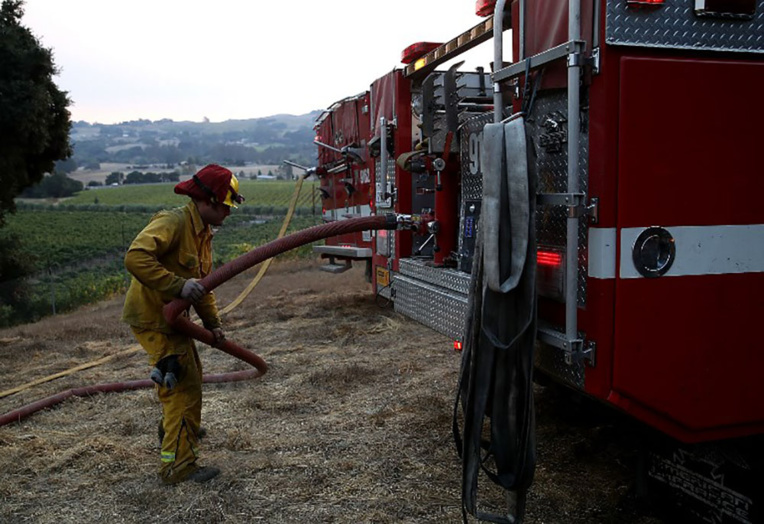 Des milliers de pompiers au front des feux de Californie Des milliers de pompiers au front des feux de Californie